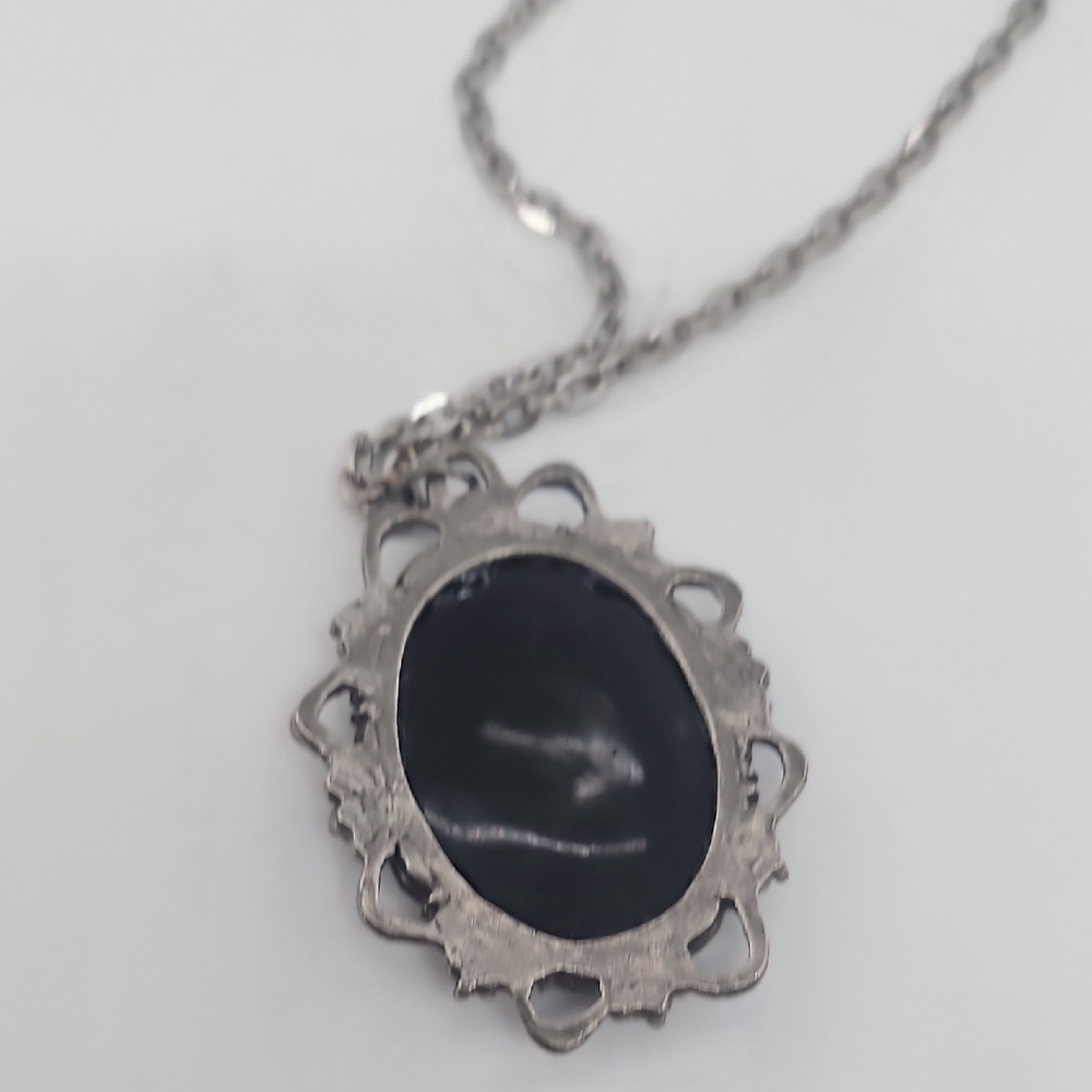GASOLINE GLAMOIR Elegant Silver Butterfly CAMEO Necklace - Picture 4 of 6